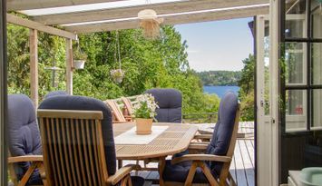Nyrenoverat hus, egen brygga, sjöutsikt - Dalarö