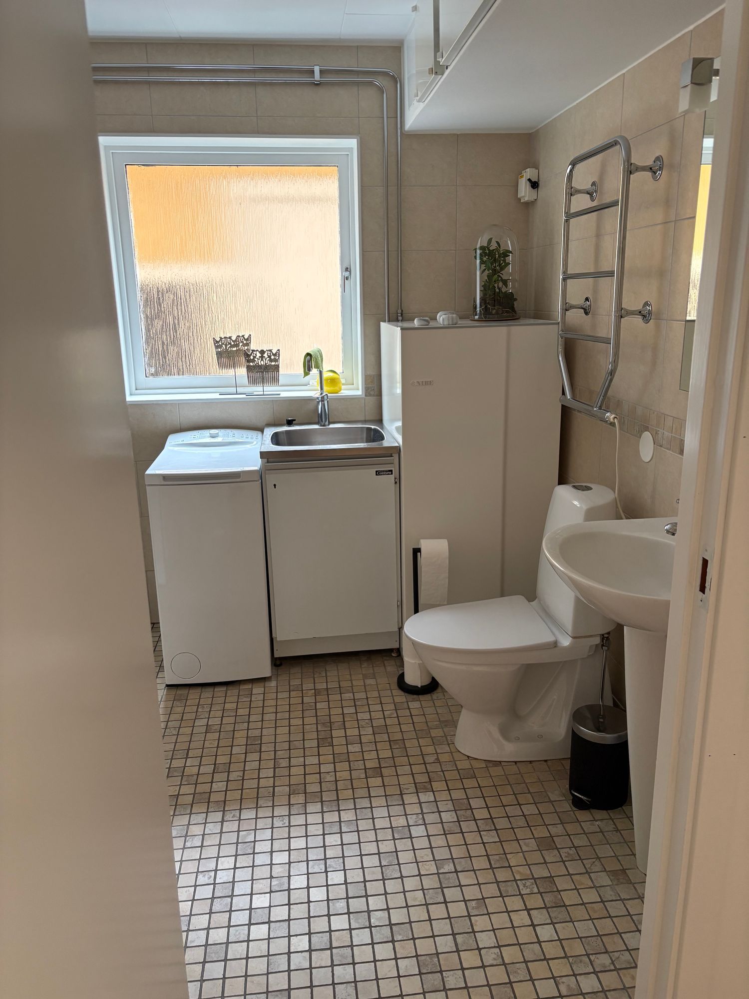 Nyrenoverat parhus i Frösakull – bild 14 av 18