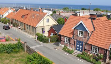 Gathus med havsutsikt centralt i Kivik