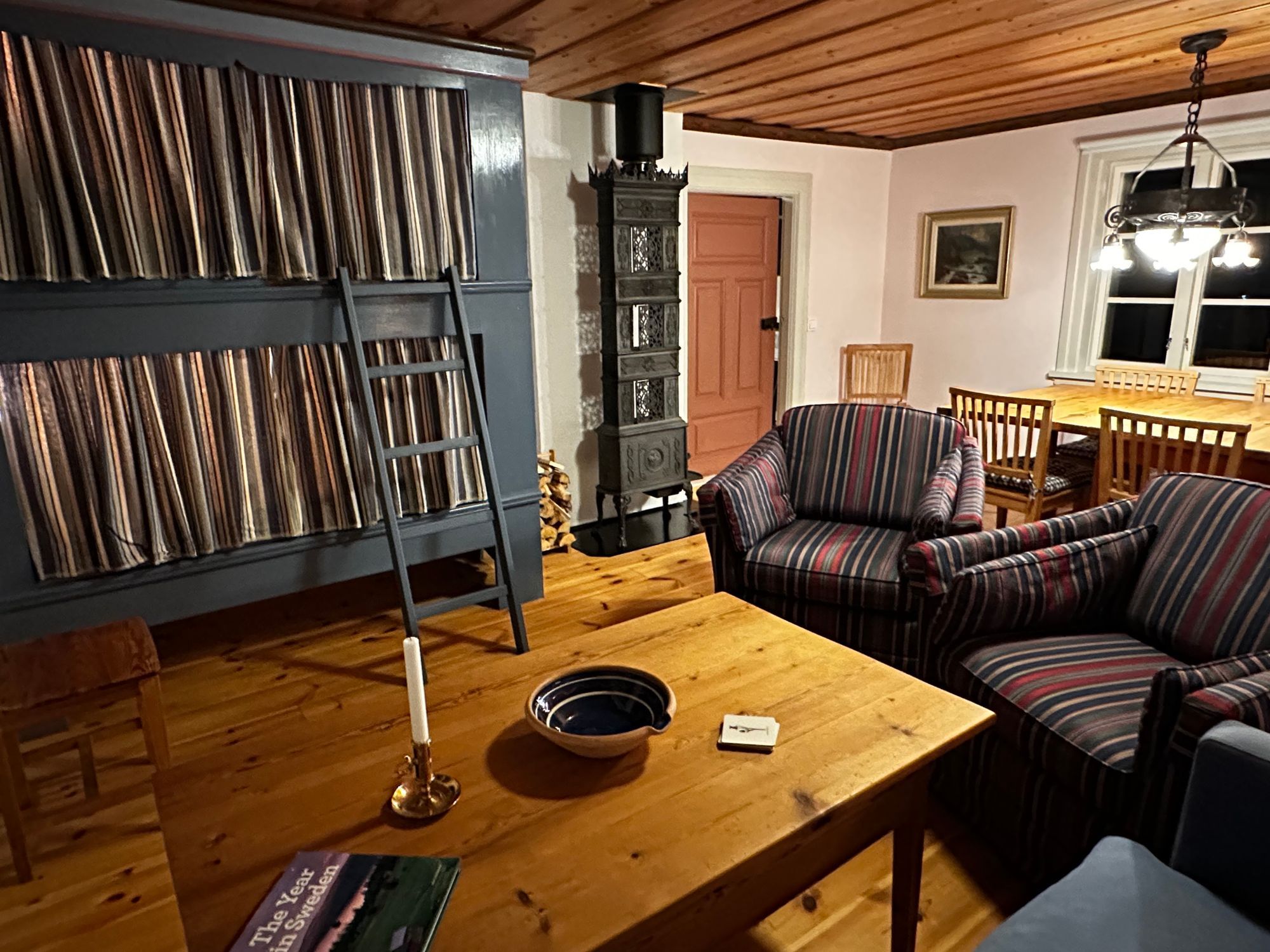 Harsa 12 km. Järvsöbacken 5 km. Kamin. Diskmaskin. – bild 10 av 24