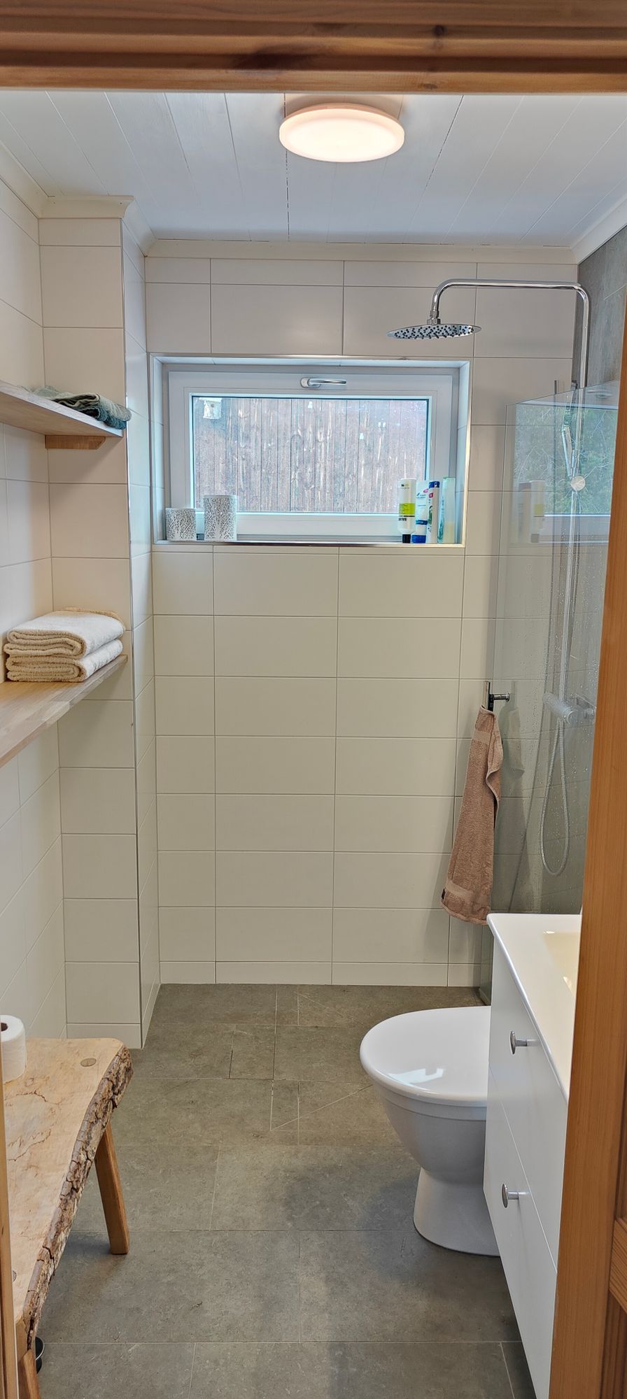 Hus vid insjö i Ässjö, Hassela – bild 16 av 24