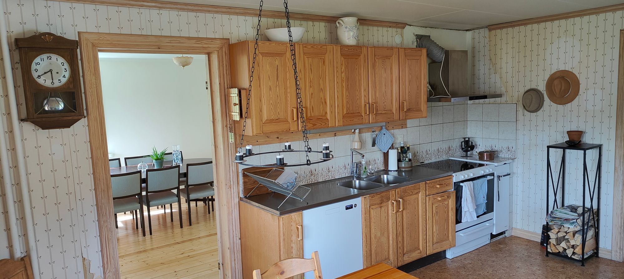 Hus vid insjö i Ässjö, Hassela – bild 21 av 24