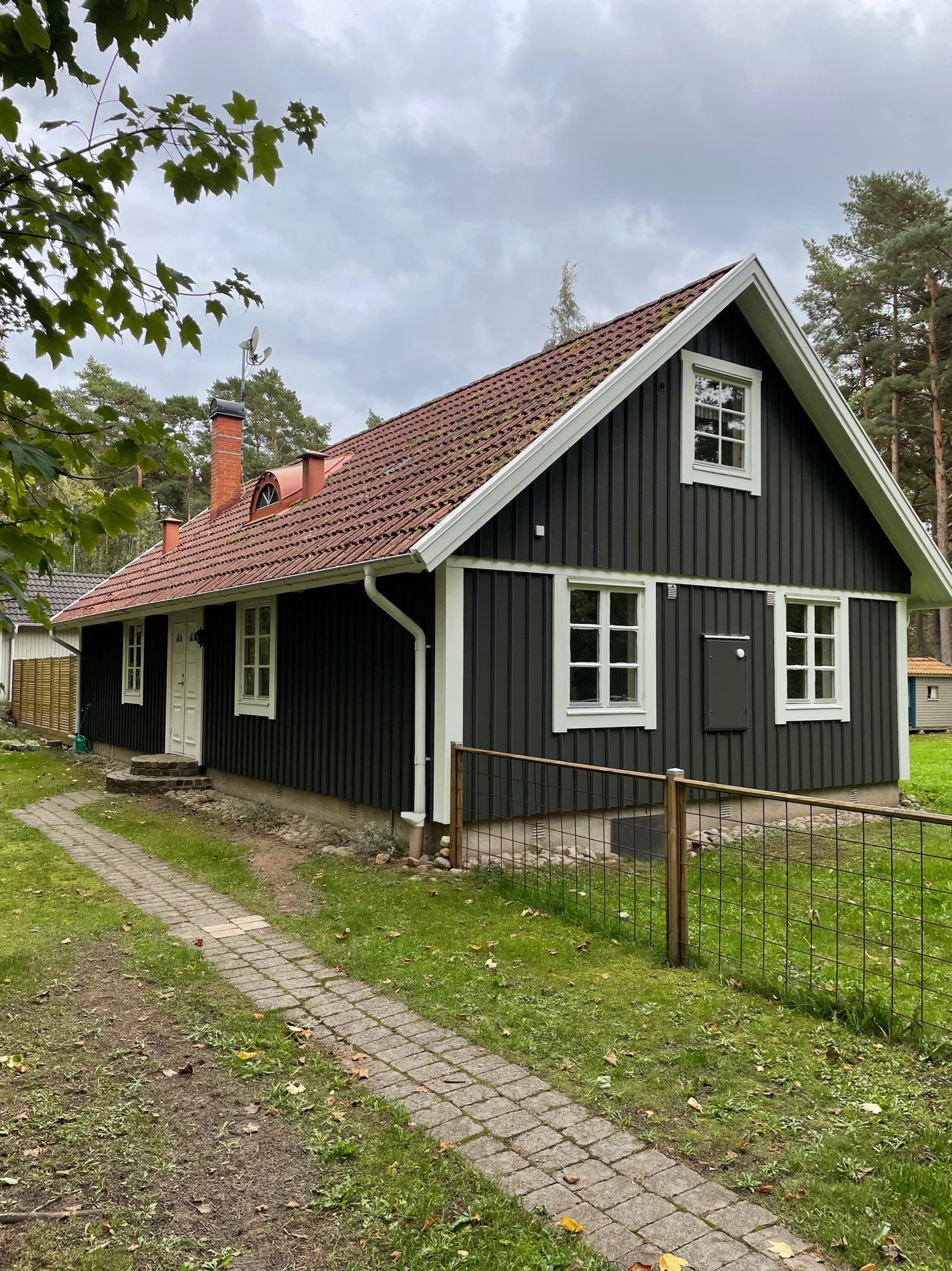Stuga vid havet för många – bild 1 av 22
