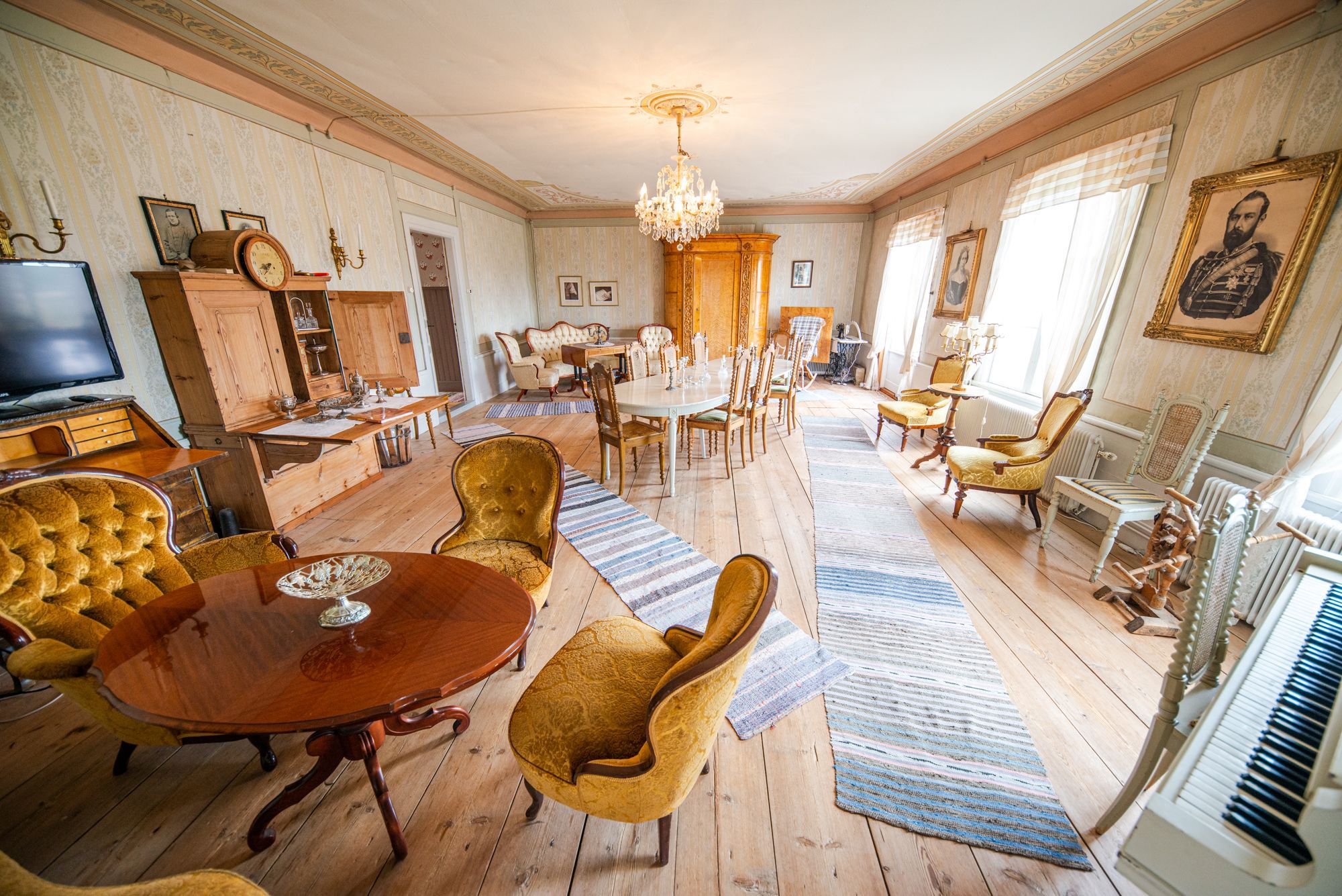 Helt träslott med 24 bäddar i Järvsö – bild 9 av 24