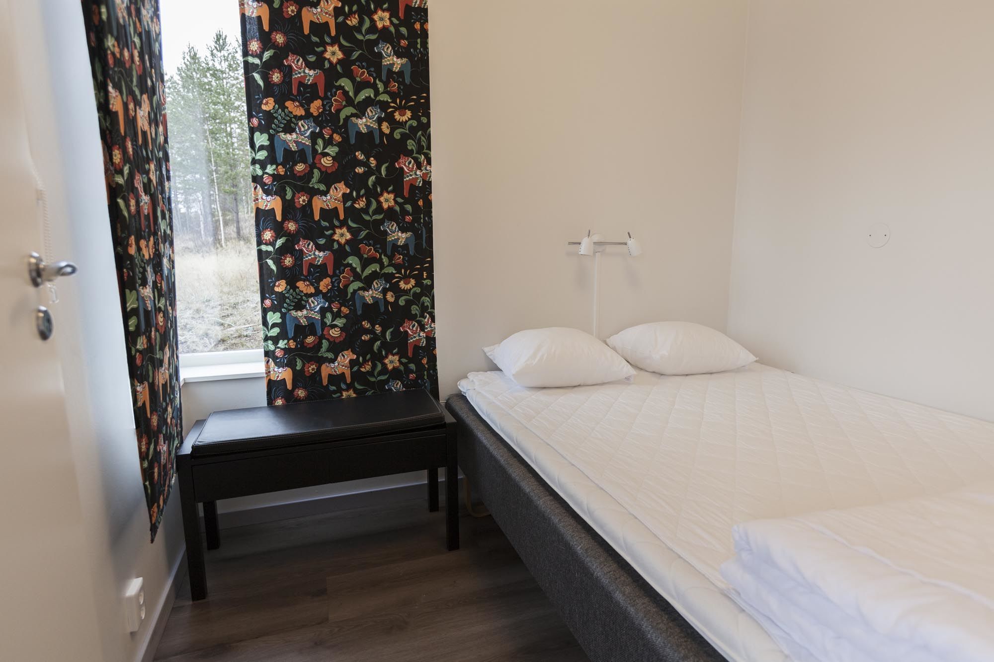 Kläppbacken övre. 12 bädds stugor m jacuzzibad mm – bild 8 av 15