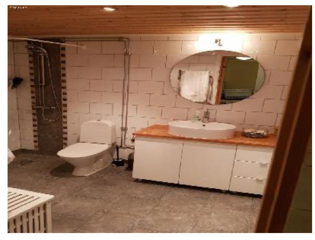 Stuga med stor härlig altan – bild 6 av 12