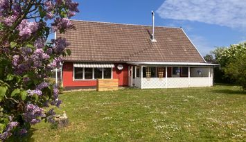 Hus utanför Köpingsvik. Husdjur välkomna!