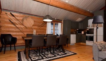 ELINS HUS vackert mordent timmerhus med kanonläge