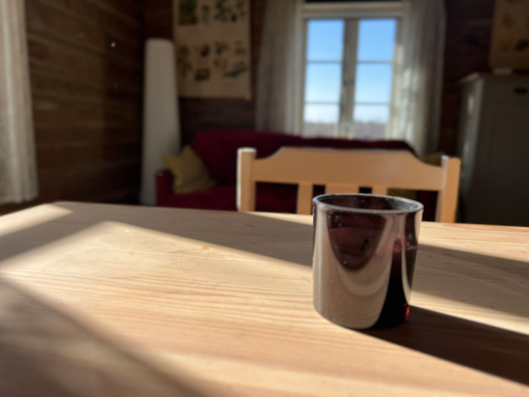 Mysig timmerstuga med kamin i södra Värmland – bild 17 av 24
