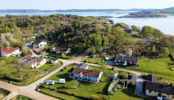 Stuga Tjörn, Bohuslän, nära havet, Västkusten