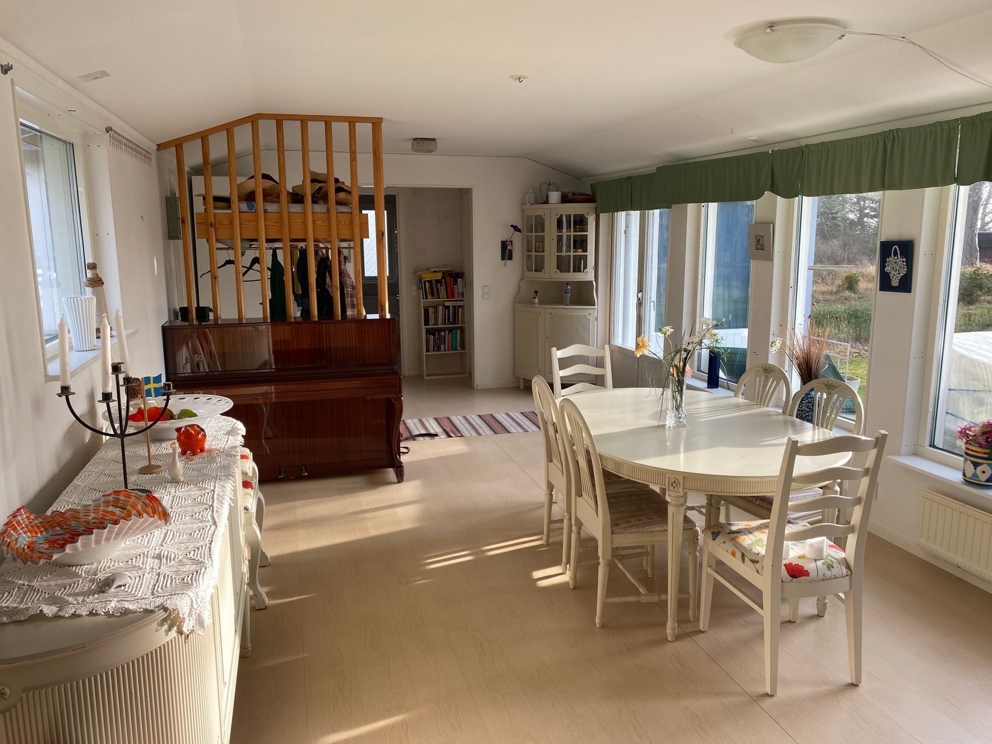 Stuga med stor strandnära tomt utanför Ystad – bild 13 av 17