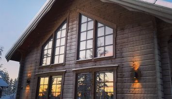 Modern och rymlig fjällstuga med härlig fjällvy