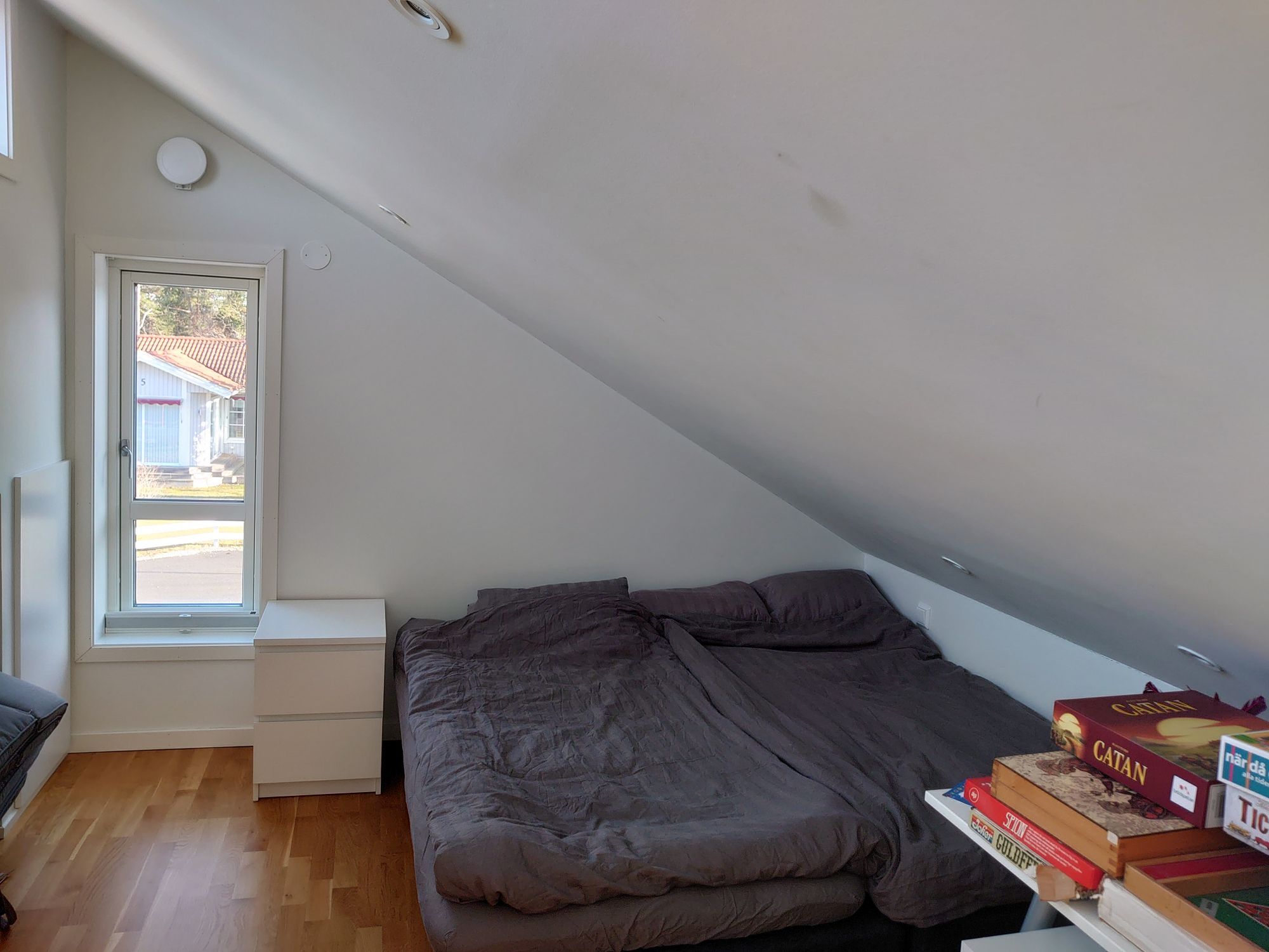 Arkitektritat modernt funkishus i Byxelkrok – bild 10 av 24