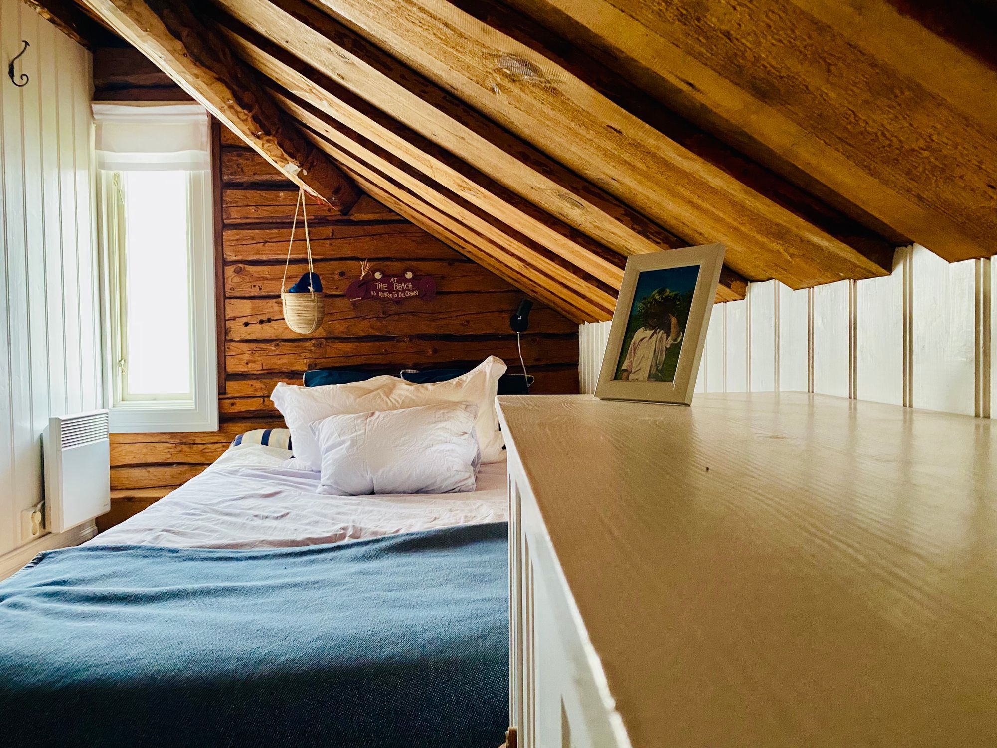 Charmigt hus med sjöutsikt på Gullholmen – bild 18 av 24