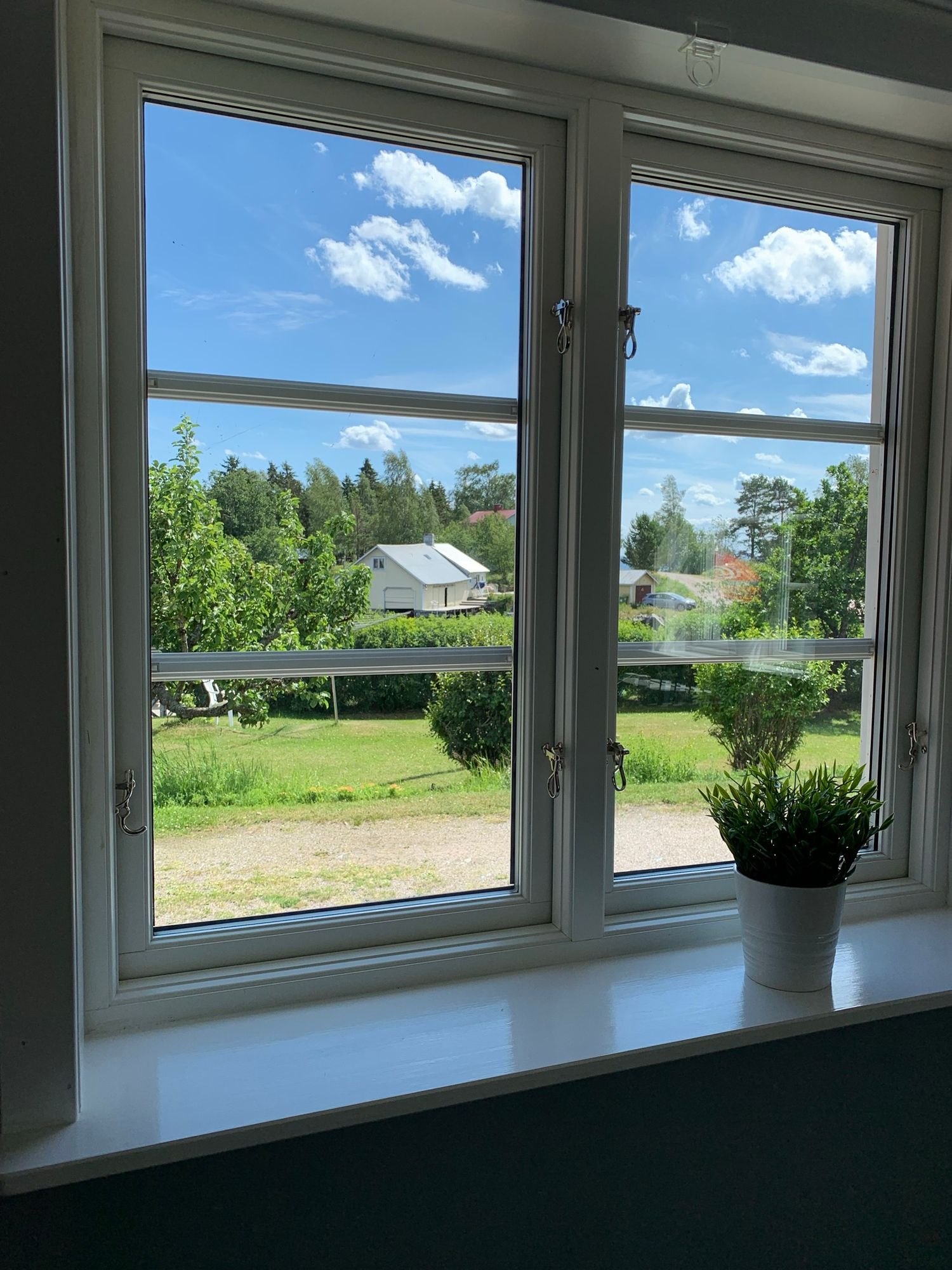 Rymlig stuga vid havet. – bild 4 av 13