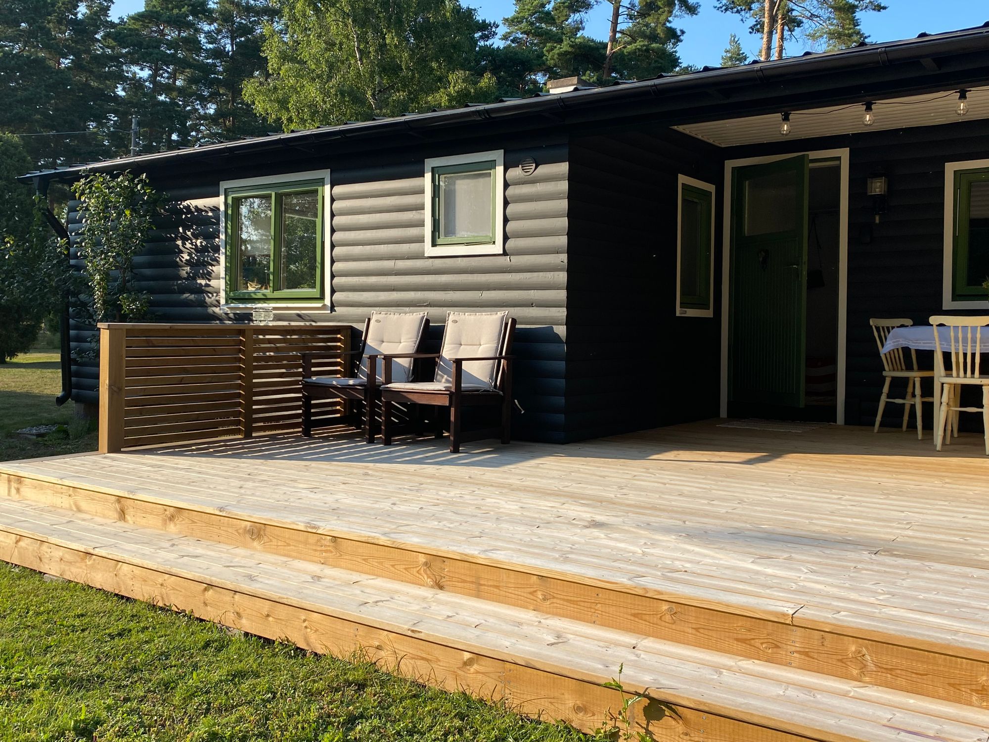Fint och fräscht fritidshus i Kovik nära havet – bild 2 av 21