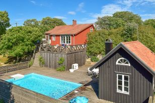 Öland paradise with sea view and heated pool