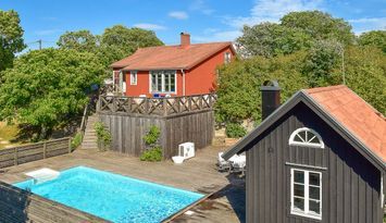 Öländskt paradis med havsutsikt och uppvärmd pool