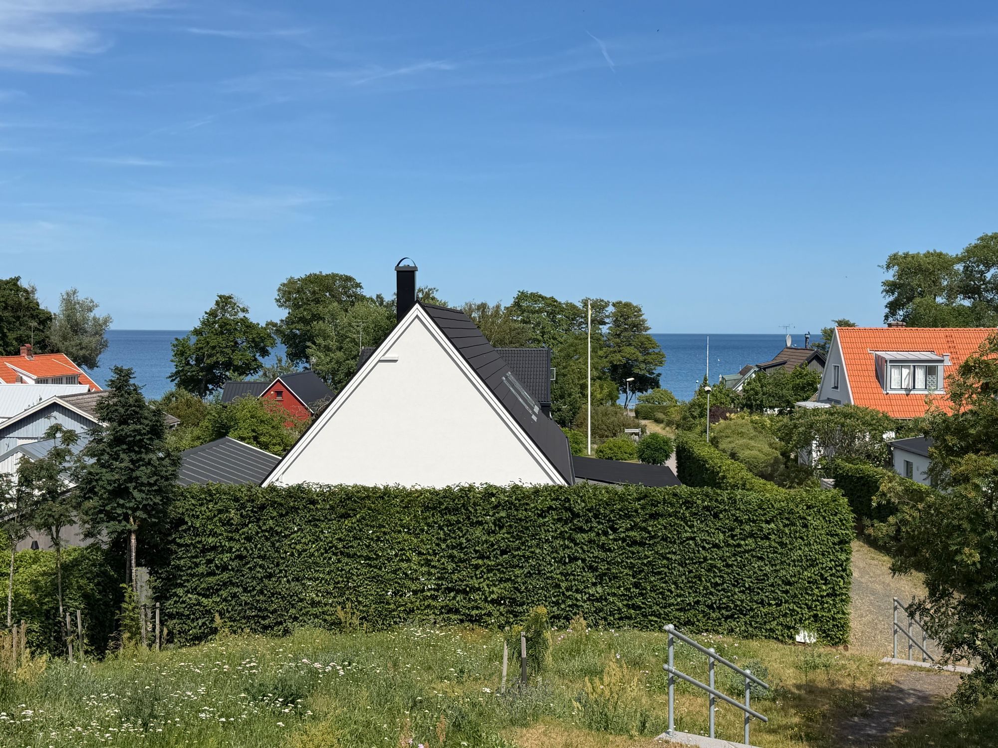 Exklusivt strandnära hus i Kivik – bild 2 av 24