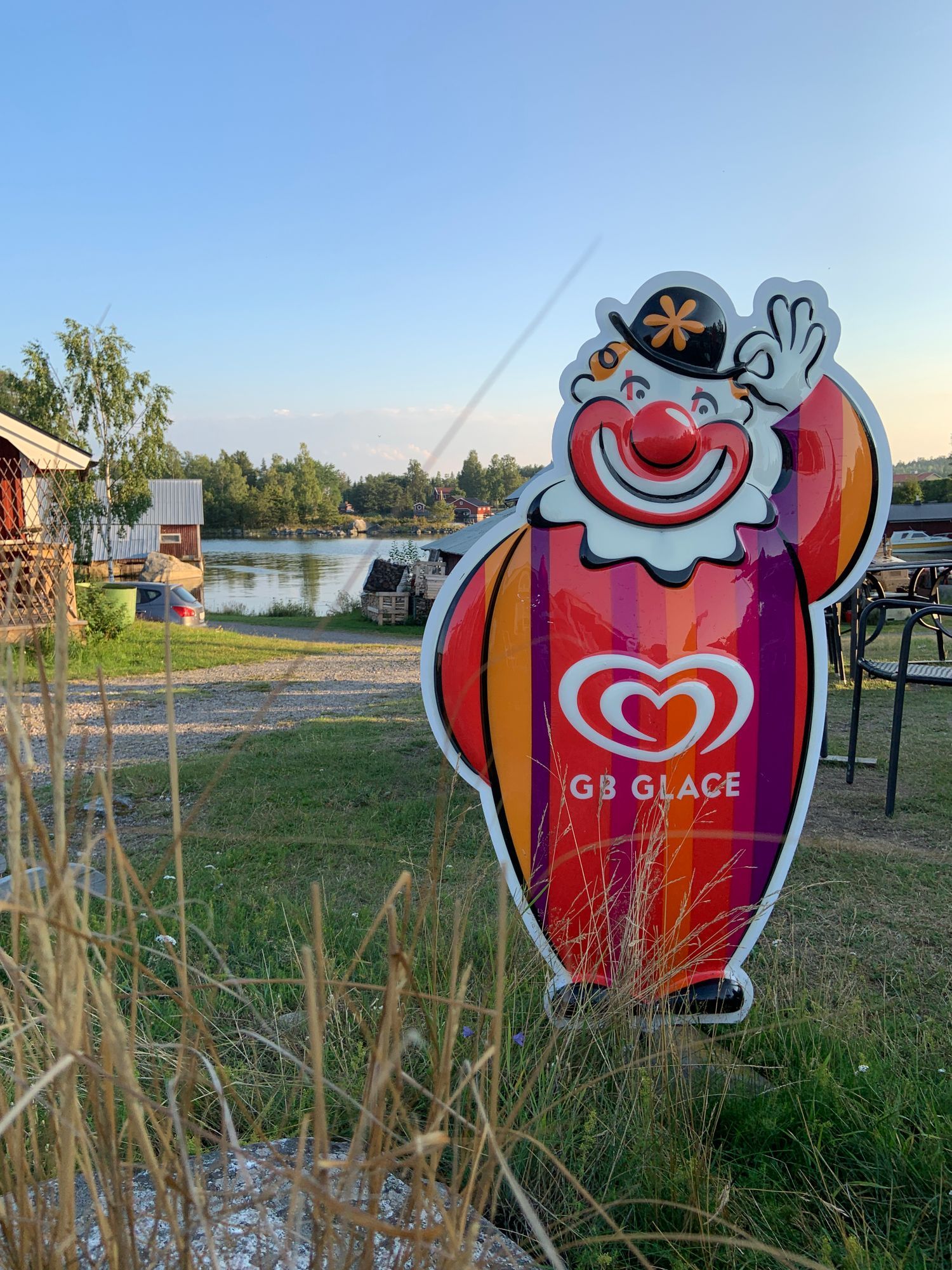 Rymlig stuga vid havet. – bild 12 av 13