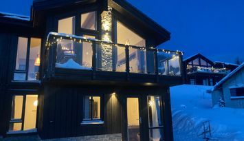 Parhus Duved, Intill Hamrebacken