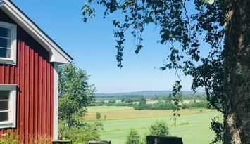 Trivsamt torp i naturskön miljö