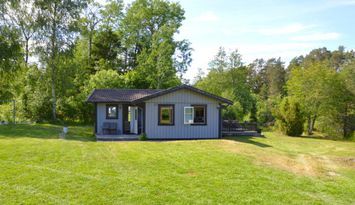 Golfvägen Ingarö, Sjöglimt nära golfbana