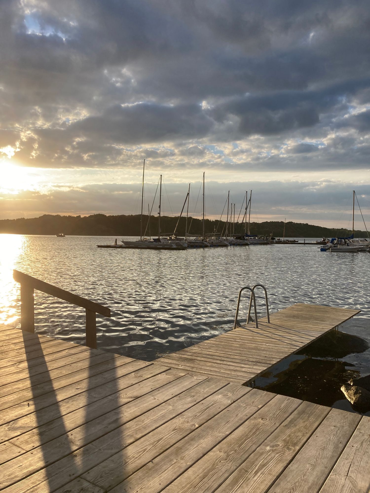 Stuga med stor härlig altan – bild 10 av 12