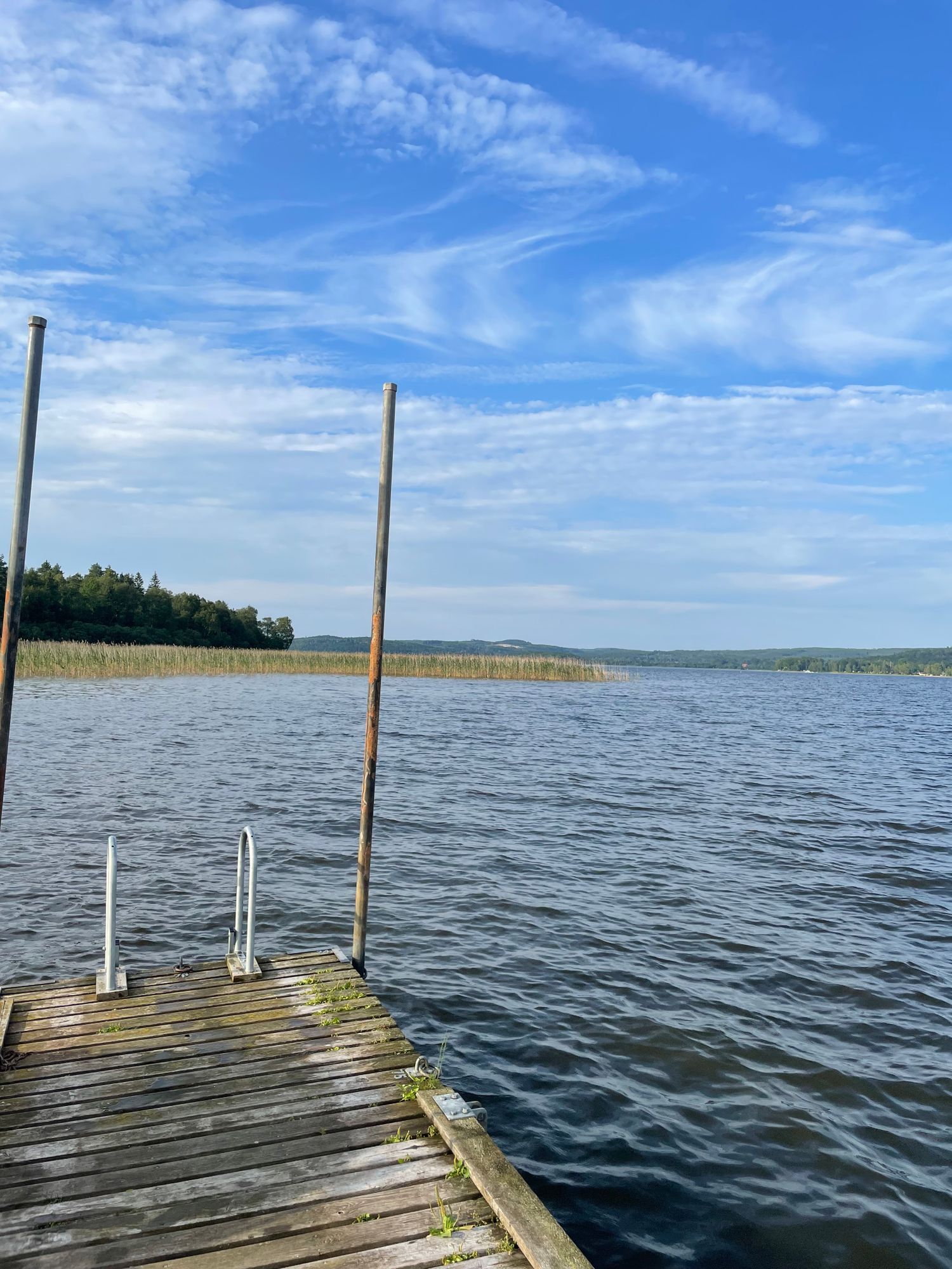 Mysig stuga nära sjö och natur – bild 11 av 13