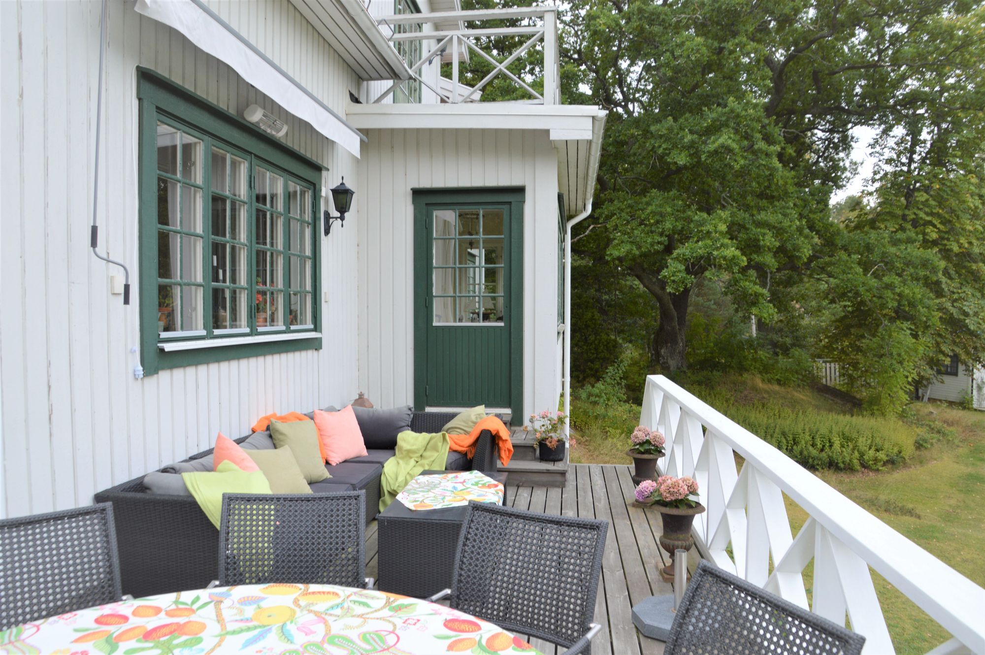 Tynningö Marsviken. Sjöställe med privat brygga – bild 23 av 24