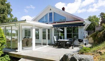 Semesterhus i Kärna, nära salta bad | SE09034