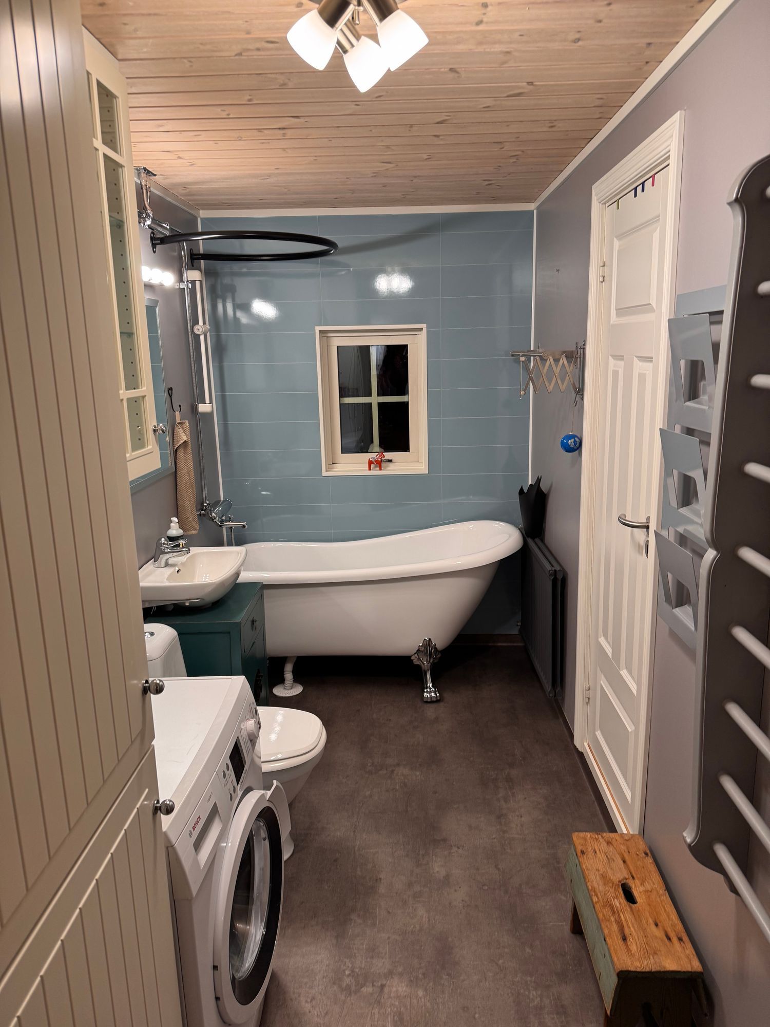 Dalagård i vacker bymiljö – bild 12 av 12
