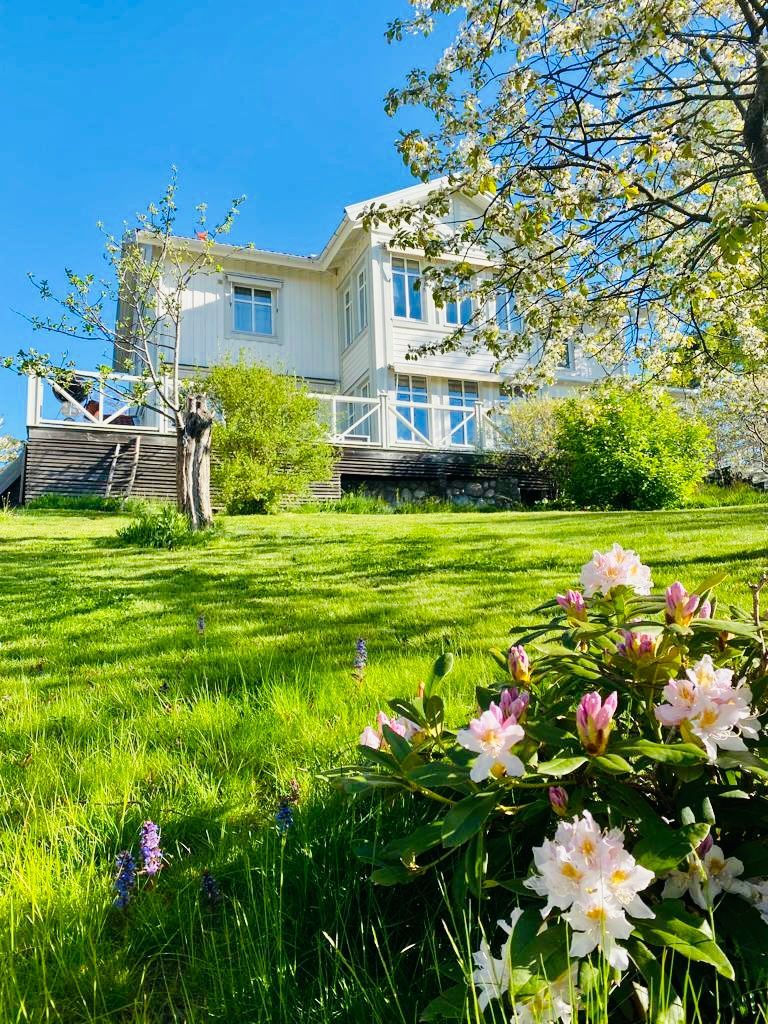 Fantastisk villa med sjöutsikt 200 m från havet – bild 13 av 24