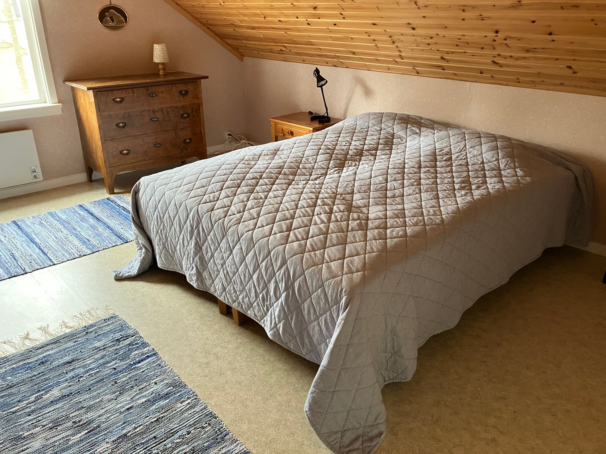 Charmig stuga med sjöutsikt i Småländsk byidyll – bild 14 av 20