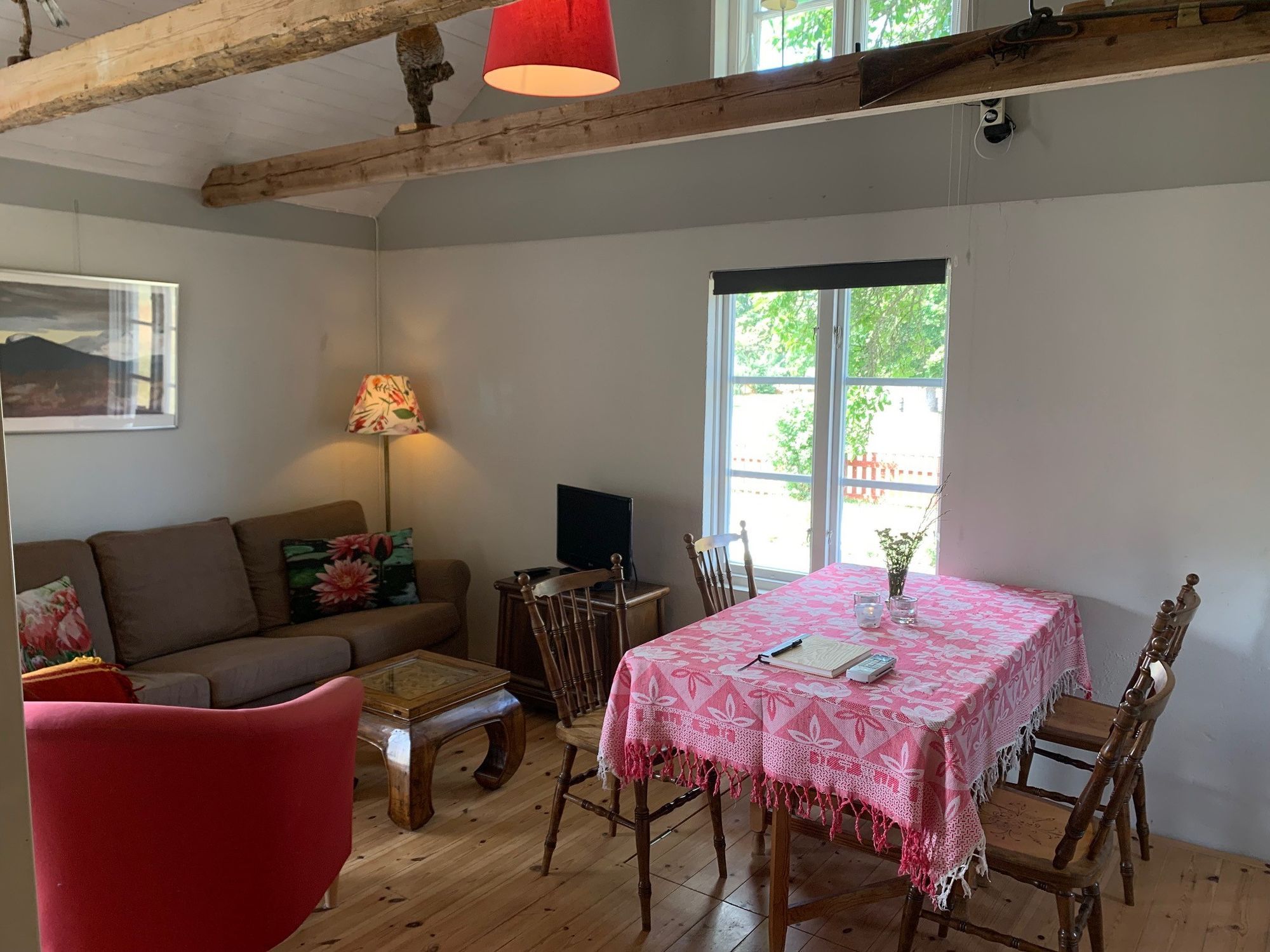 Charmig lantlig stuga med air condition. – bild 13 av 24