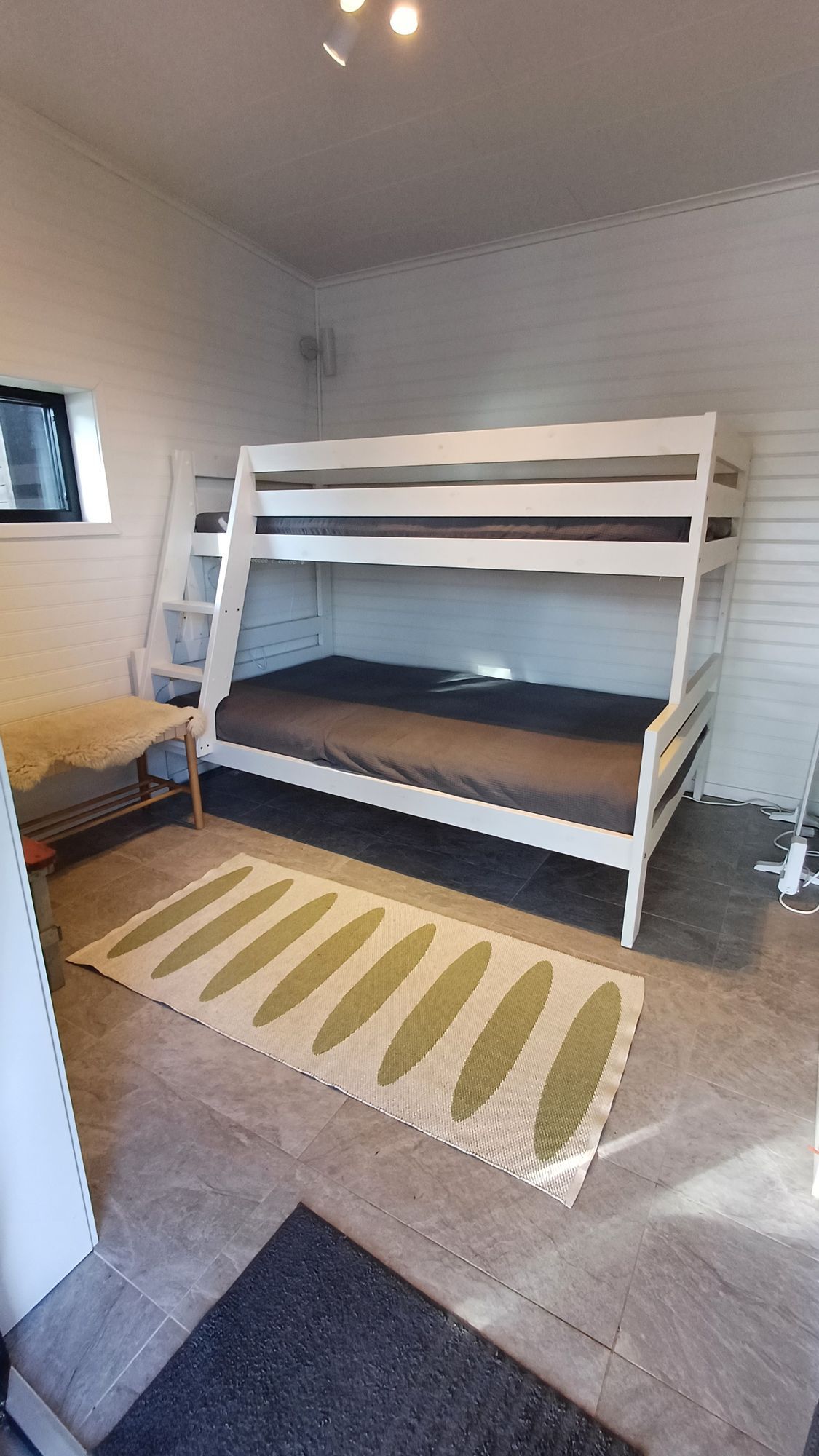 Sjöhuset - båtar, strand, bastu, brygga och grill! – bild 21 av 24