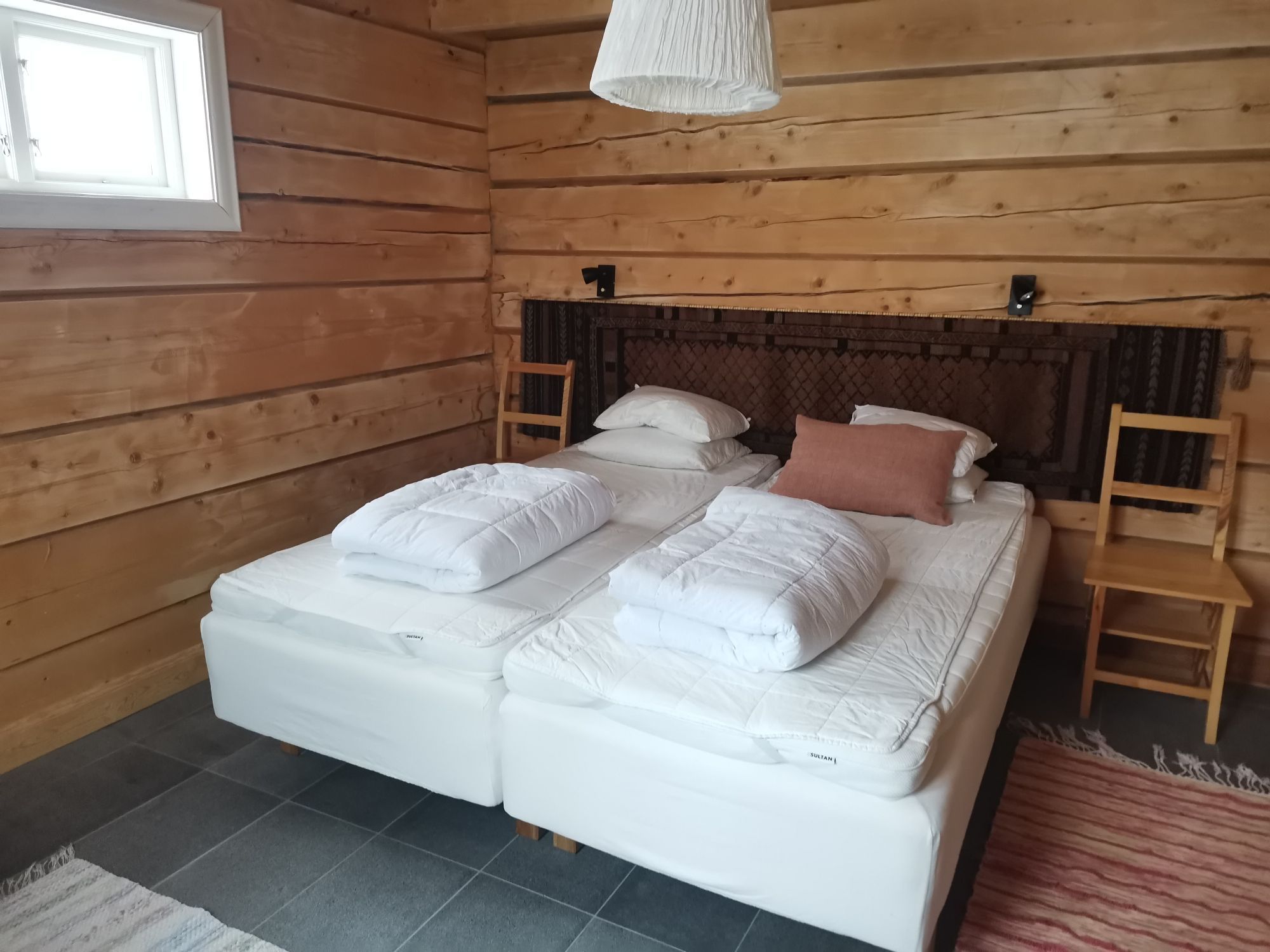 Timmerstuga nära fjället i Torkilstöten Ljungdalen – bild 4 av 17