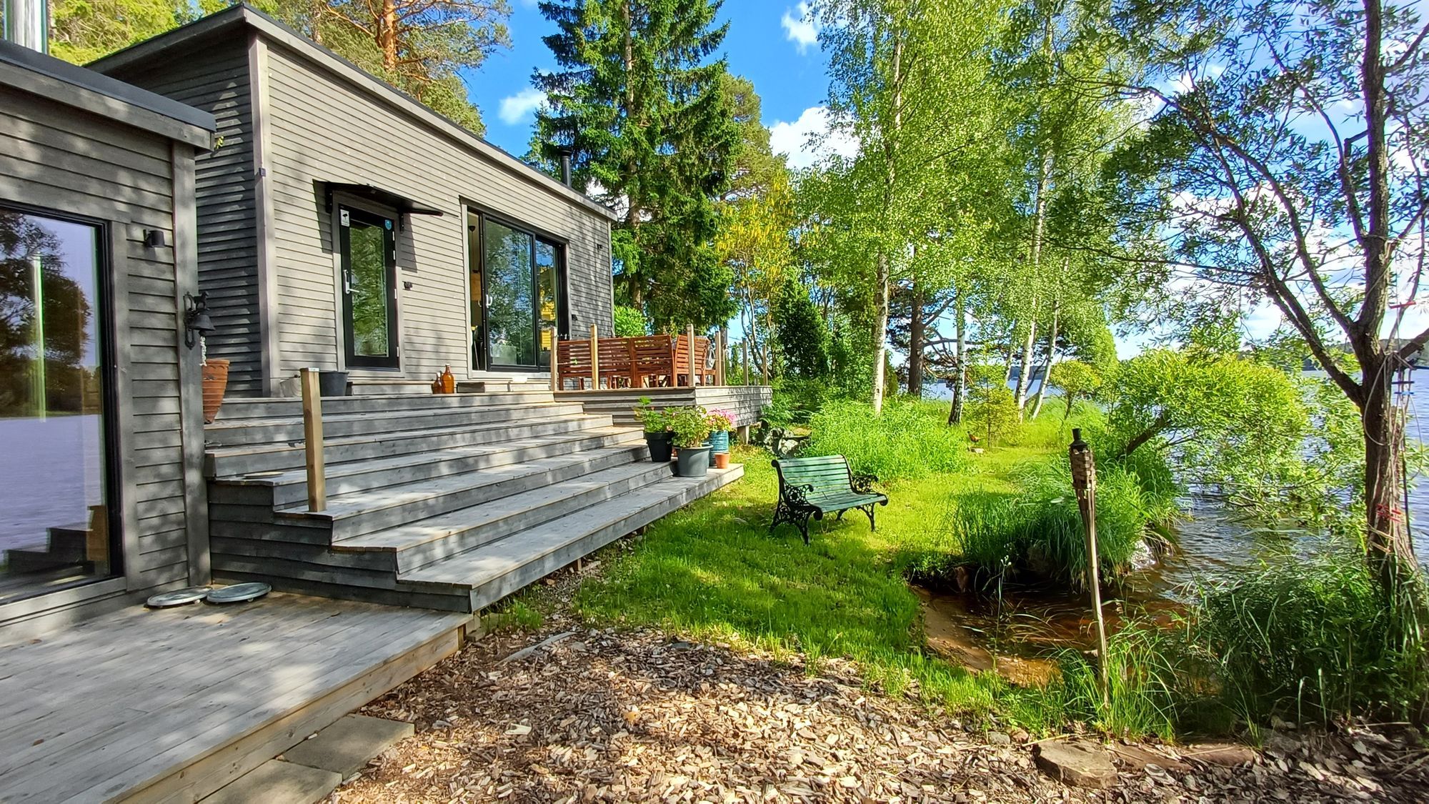 Sjöhuset - båtar, strand, bastu, brygga och grill! – bild 3 av 24