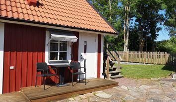 Stuga för 2+2, sänglinne och handdukar ingår