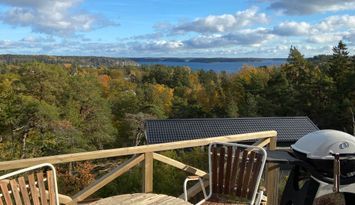 Idyllisk Skärgårdsstuga med milsvid havsutsikt