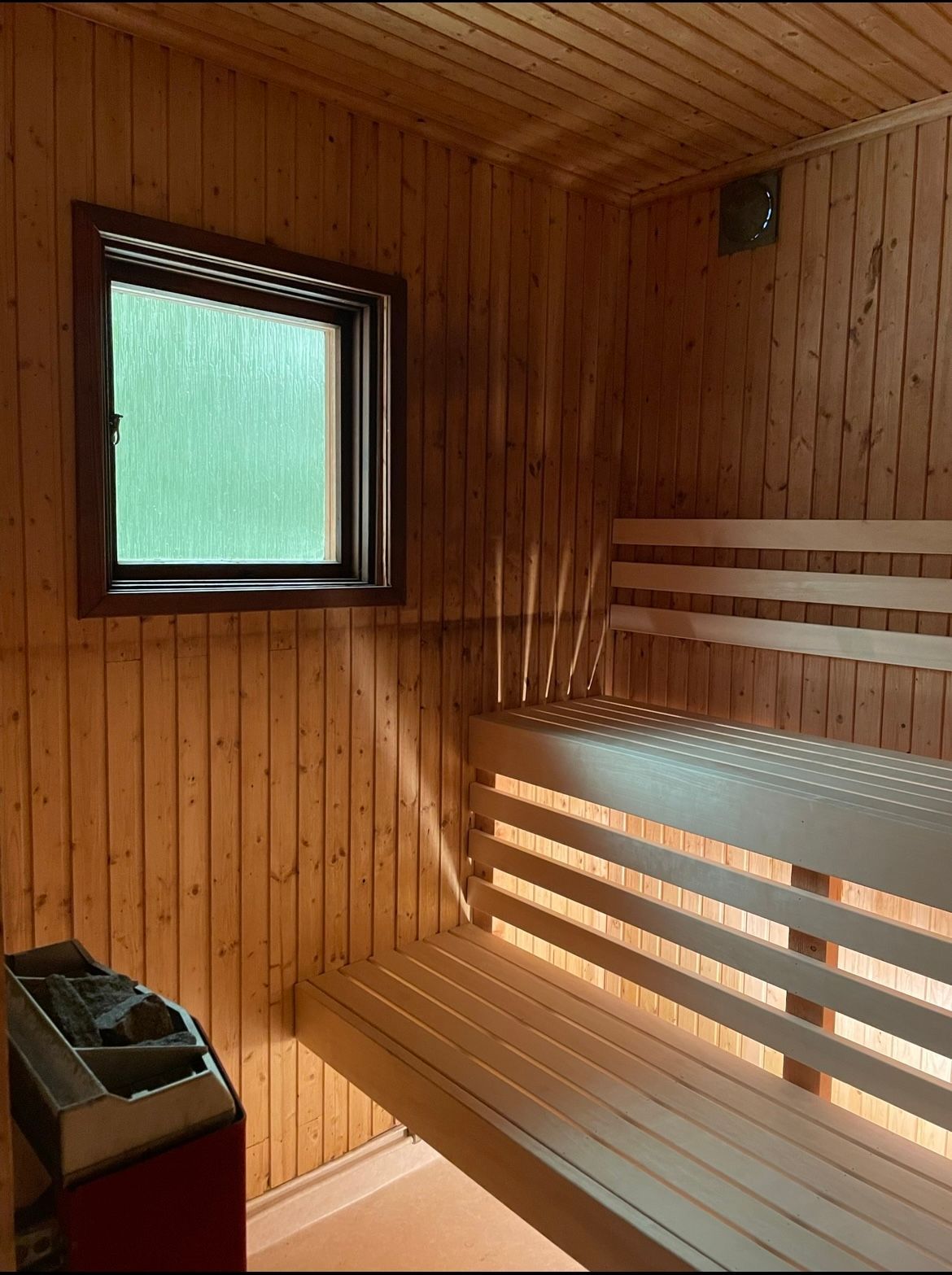 Mysig stuga i skogen nära fiske och natur! – bild 8 av 14