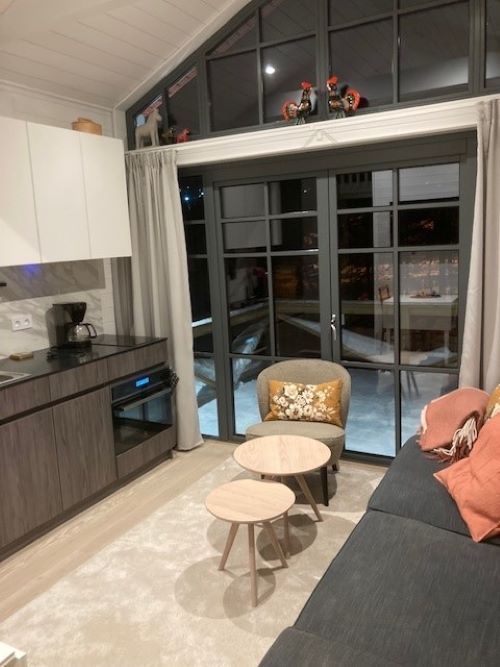 Nybyggt attefallshus med alla moderniteter – bild 4 av 11