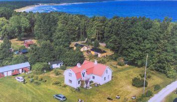 Hus på Fårö vid Ekeviken badstrand
