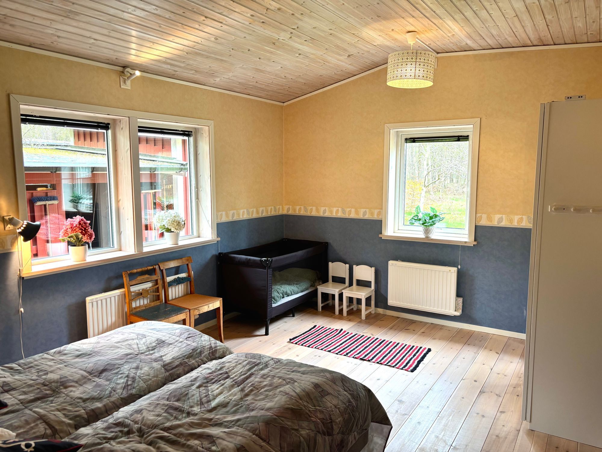 Sjönära boende mitt i skogen – bild 5 av 24