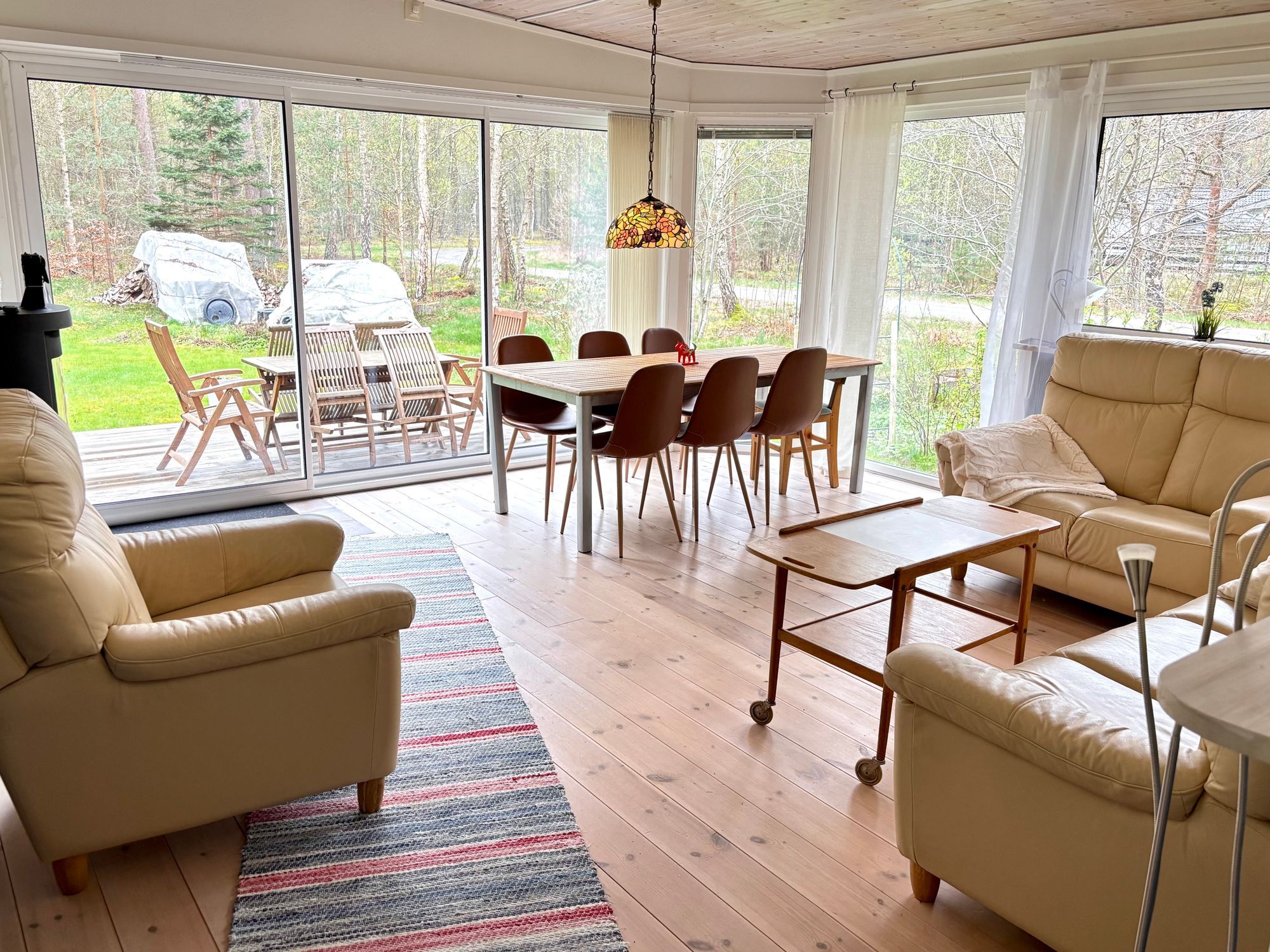 Sjönära boende mitt i skogen – bild 6 av 24
