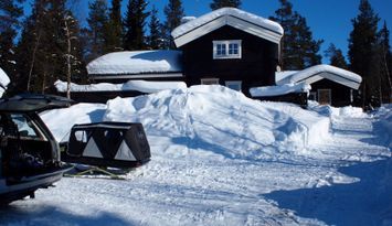 Stort timmerhus i Grövelsjöfjällen