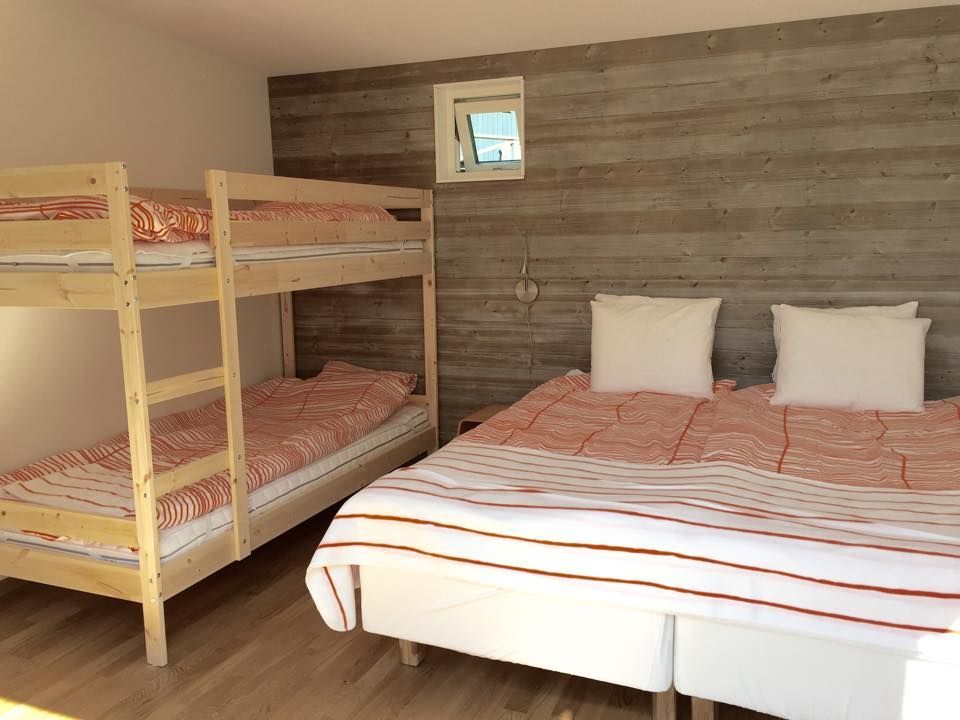 Sommarhus med strand, brygga och bastu vid sjön! – bild 16 av 24