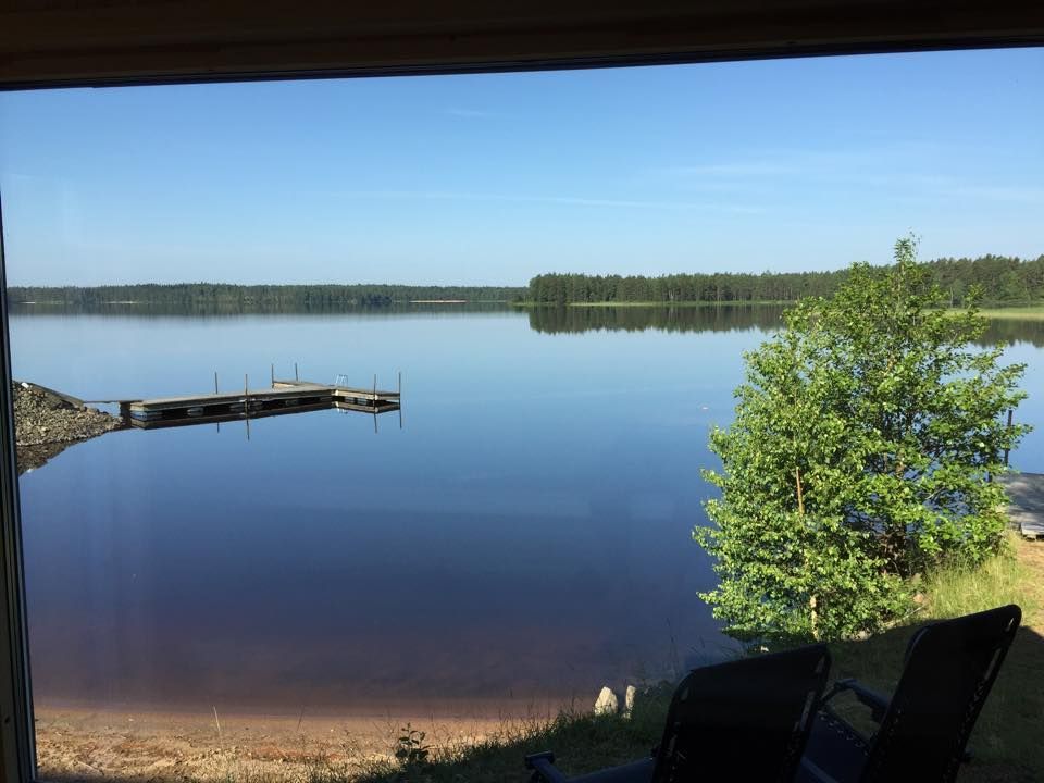 Sommarhus med strand, brygga och bastu vid sjön! – bild 12 av 24