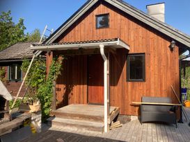 Stuga Torö, havsutsikt, enskilt läge, nära bad