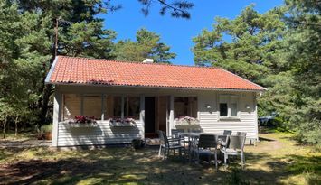 Mysig sommarstuga nära Kämpingestranden, Höllviken